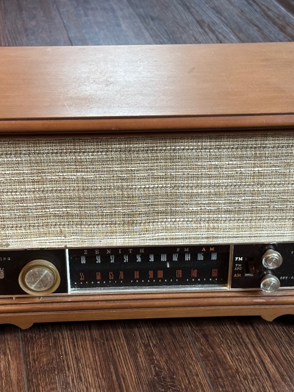 Vintage ZENITH model K731 AM/FM tube radio